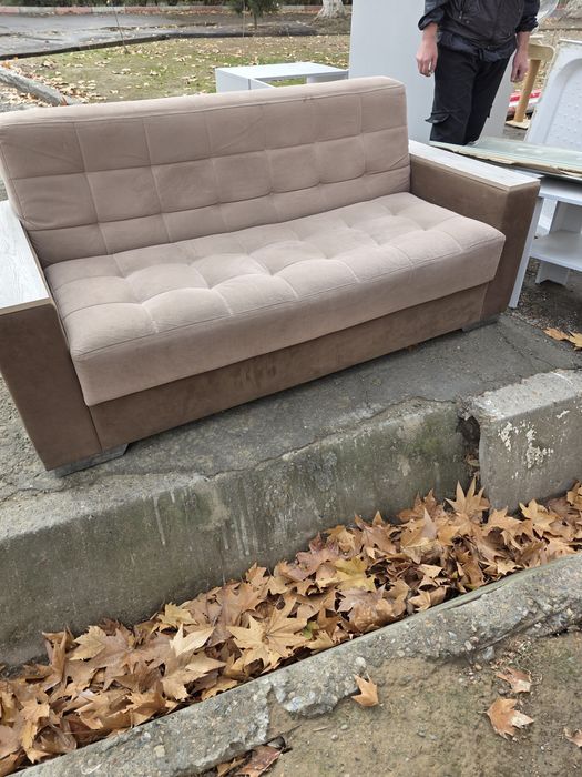 Продается Диван.