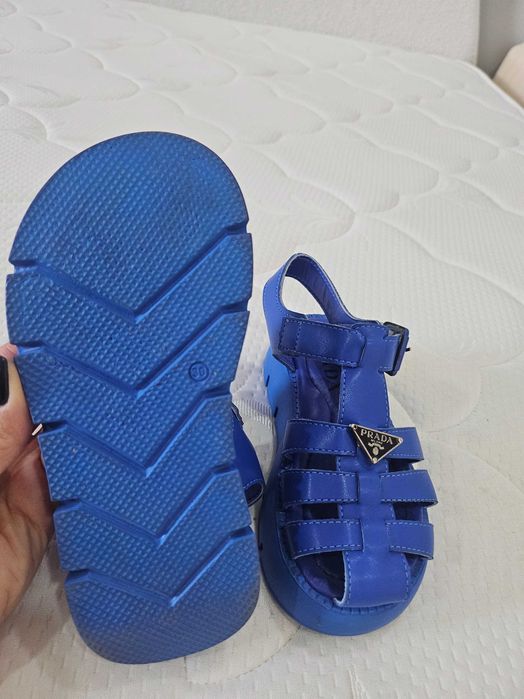 Сандали обувки страхотни