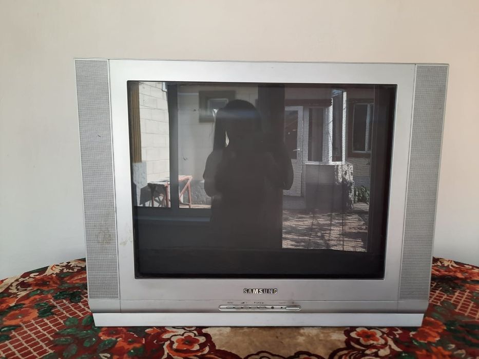 Цветной телевизор