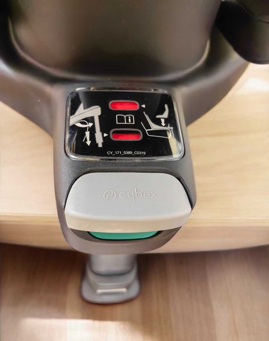 Детско столче за кола Cybex Cloud Z i-size  /БАЗАТА Е ПРОДАДЕНА/