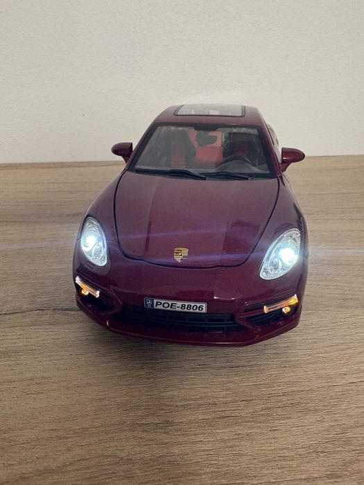 Продавам колекционерска кола Porsche Panamera