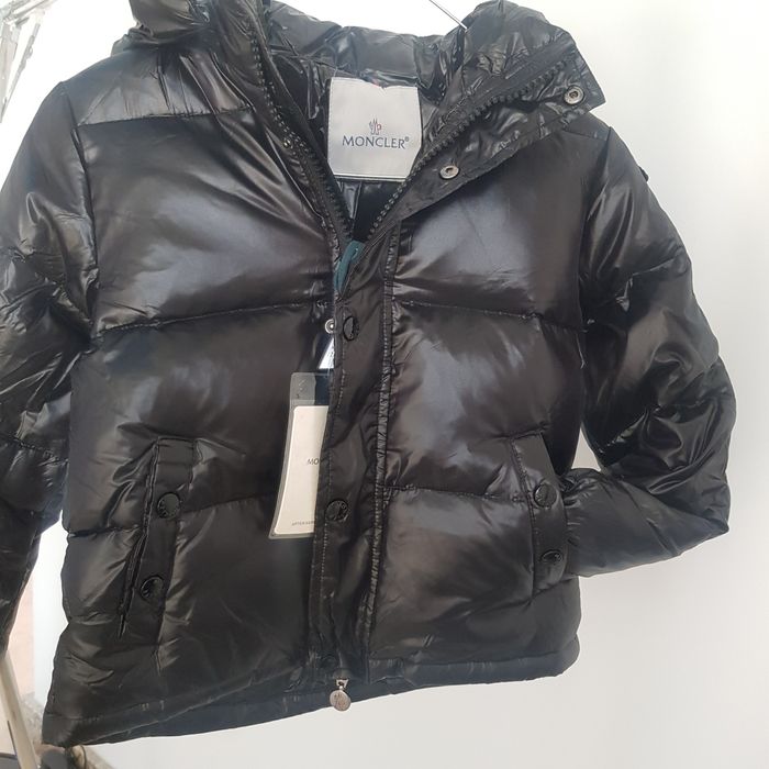 Geaca M o n c l e r,  3(4) ani, cu puf de gasca