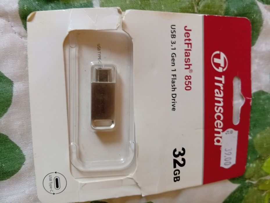 продавам USB флаш памет