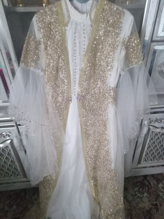 Ansanbil kelinlik libosi