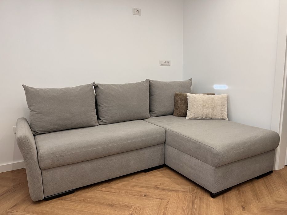 Canapea living ca nouă
