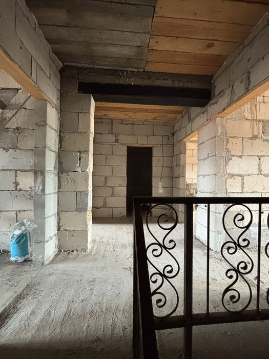 Продам коттедж недостроенный