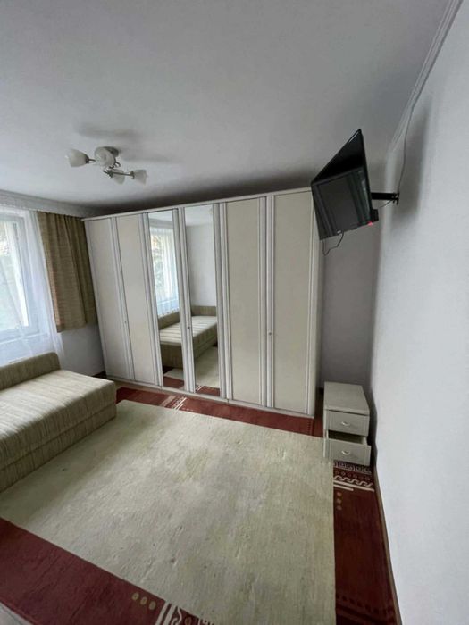 Închiriez apartament