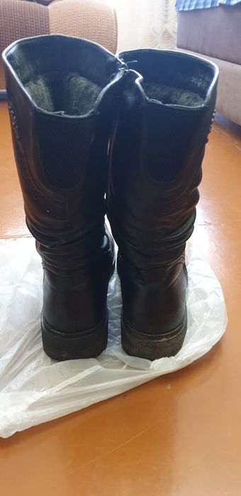 Продам зимние полусапожки 42 размер