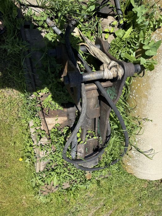 Buldoexcavator New Holland LB110