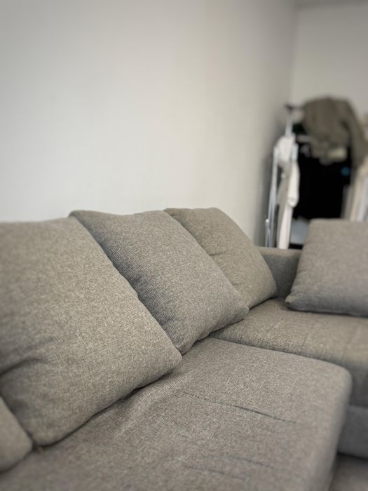 Canapea extensibila gri+ 5 perne ,preț avantajos