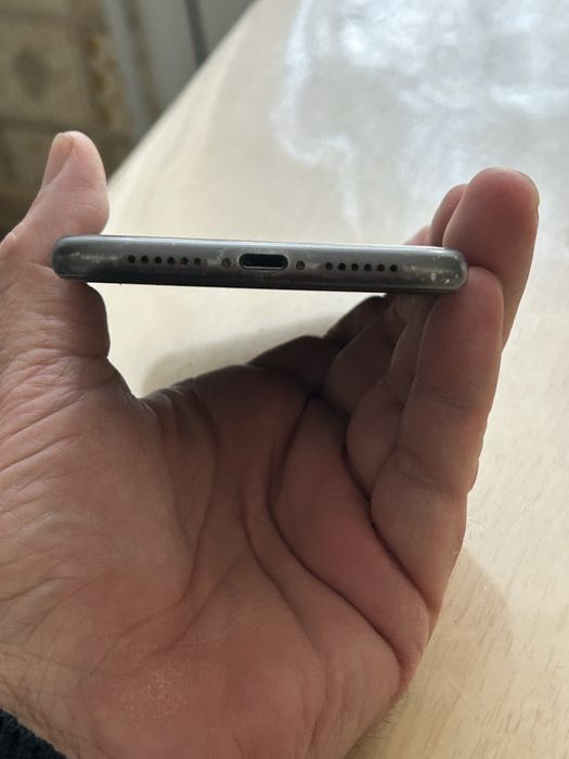 продаю айфон 11 память 64