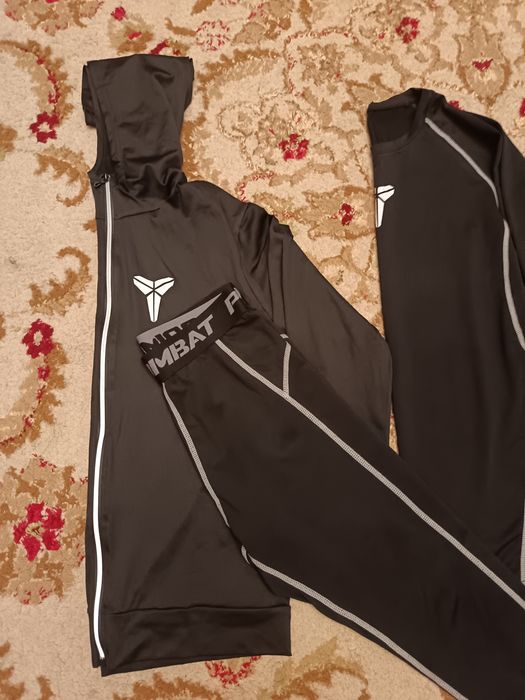 Рашгард 5 в 1. На мальчика 8-10 лет