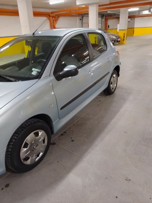 Продавам Пежо 206  1.4HDI