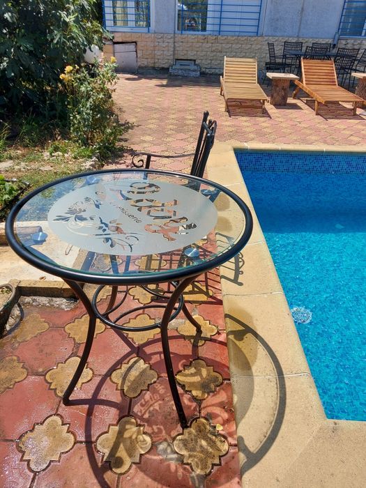 Маси и столове от ковано желязо. Маса-390лв. Стол- 190лв.