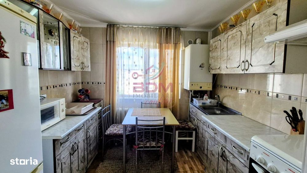Apartament 3 camere | decomandat | zona Micro 3 — fotografia 1