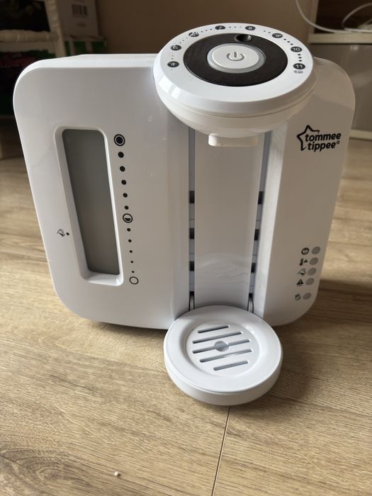 Aparat pentru pregatirea laptelui praf