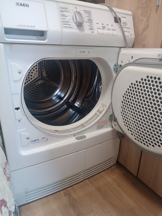 Сушилня за дрехи AEG 7кг.