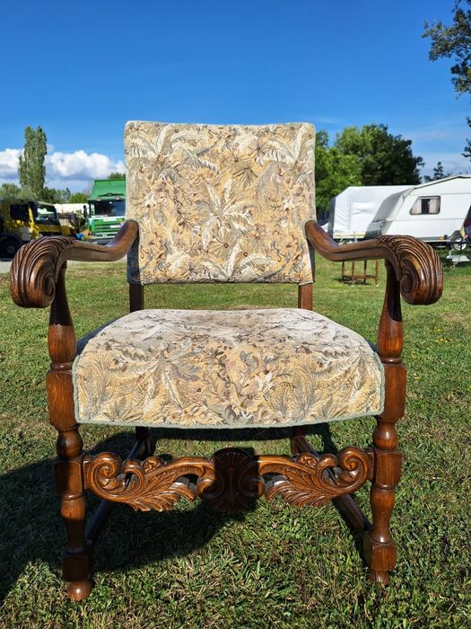 Винтидж кресло,  стол с богата дърворезба