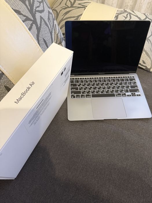 Apple MacBook Air 13 MGN63 M1