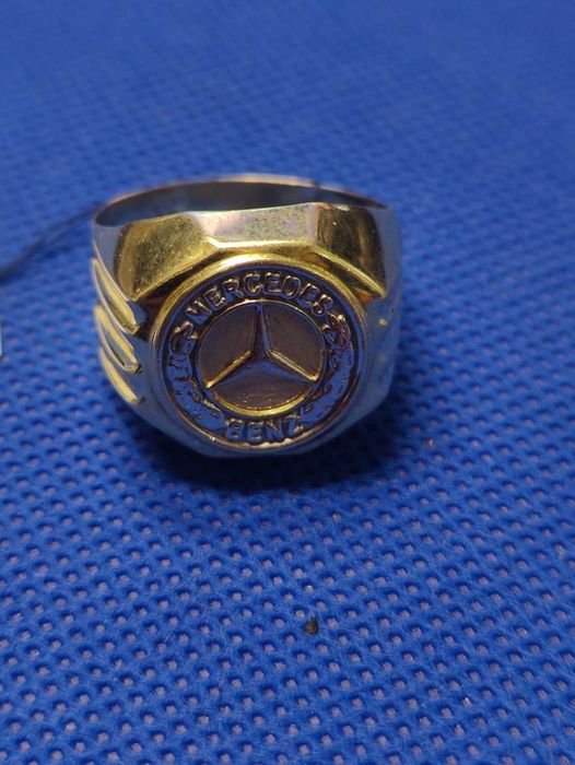 Златен пръстен 
4.52гр
14к
63р-р