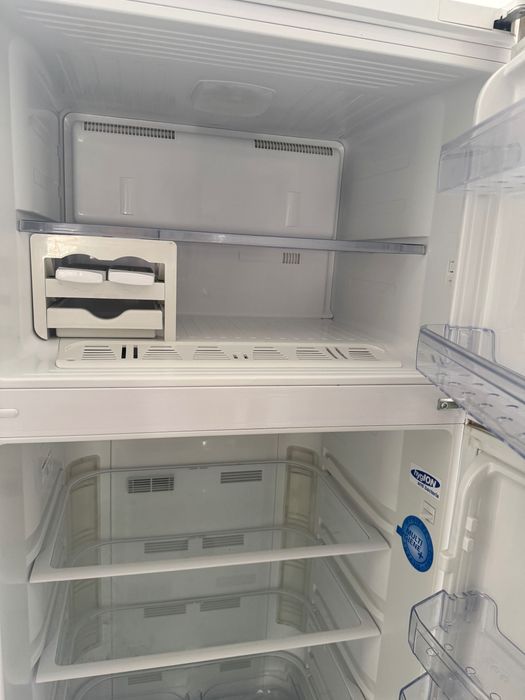 Frigider Beko cu dispenser apa