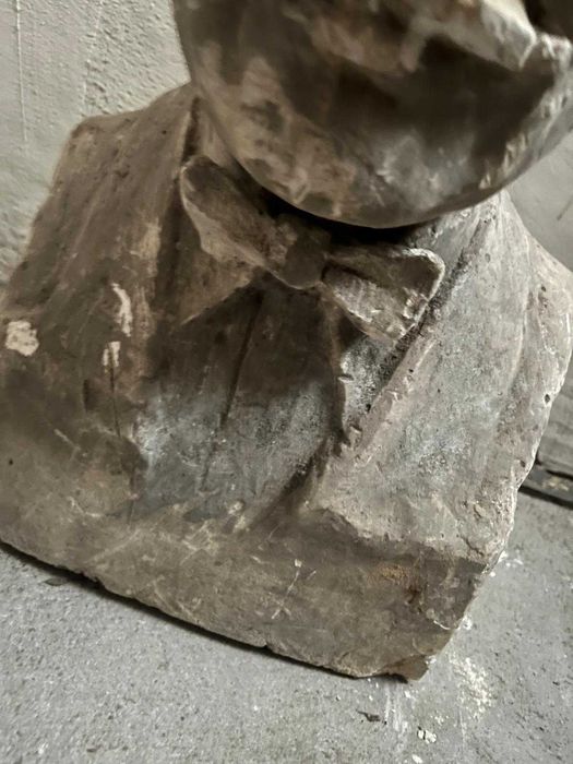 Vand statueta din piatra