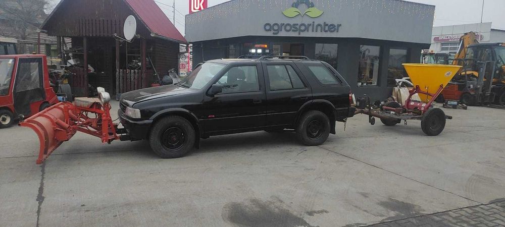 Masina dezapezit Opel Frontera 4x4
