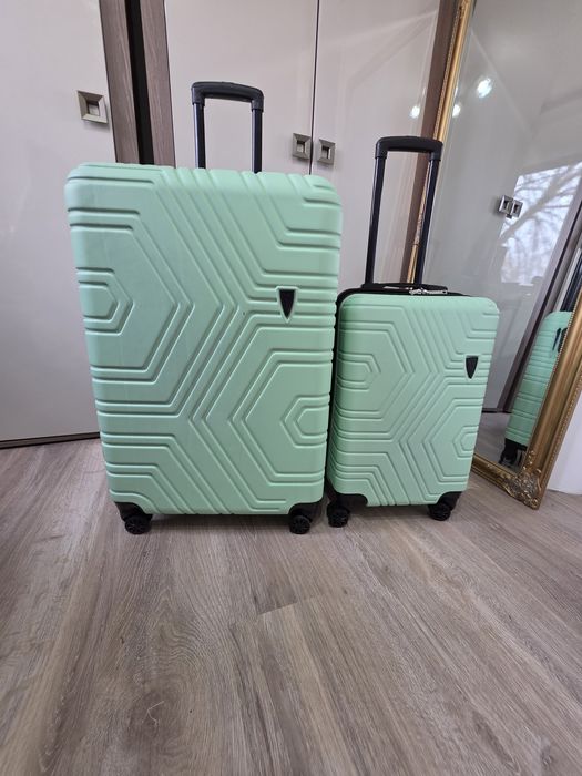 Troler mare de cala si unu mic de cabină