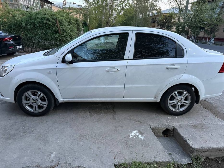 Нексия3 сотилади.