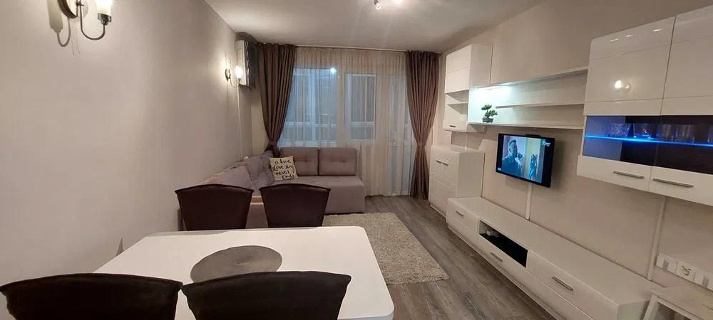 Тристаен апартамент, под наем, Окръжна болница