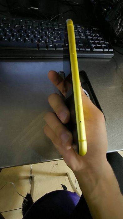 Iphone 11 sotiladi srochna