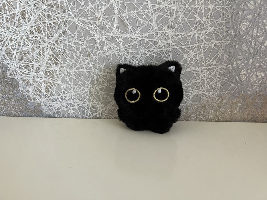 Плюшевый кот брелок