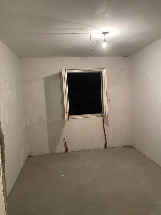 Vând apartament 4 camere 2 băi pe strada Smirodava bl 4 etaj 2