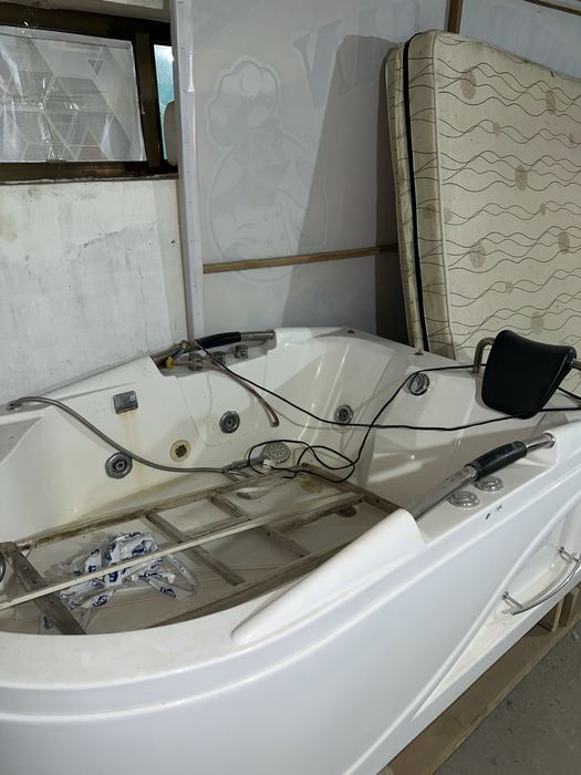 Б/У жакузи сотилади.