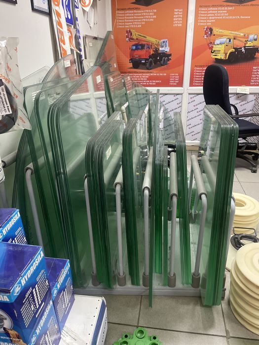 Стекло кабины крановщика