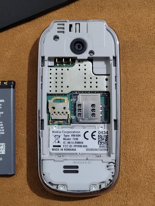 Продам Nokia 7230