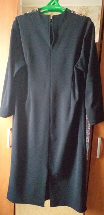 Продам платье чёрного цвета