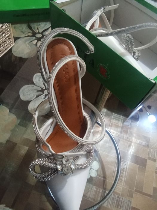 Женские туфли белые