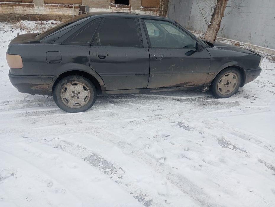 Обменяю Ауди б4 2 объем