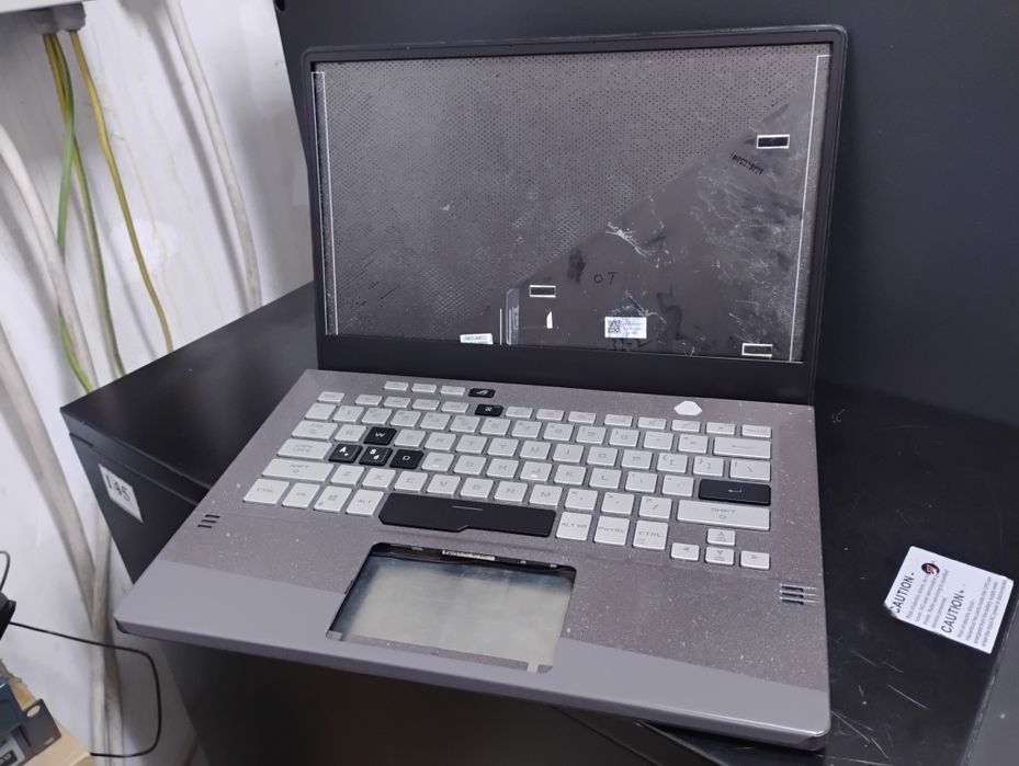 Laptop Asus - carcasă Zephyrus G14