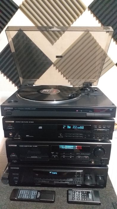 Linie audio Kenwood telecomanda si boxe