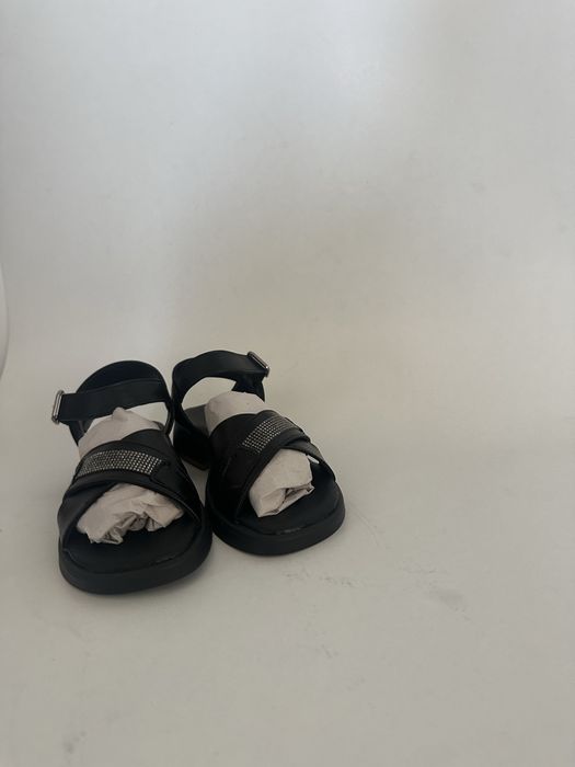 Sandale noi  comode si elegante