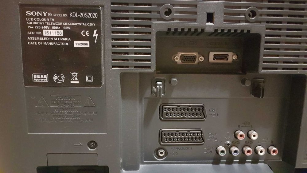 Продавам LCD телевизор SONY BRAVIA - 32 инча.