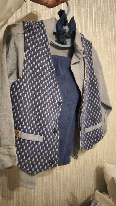 Официален комплект с обувки, панталон, риза и стилно елече  18м 86р-р