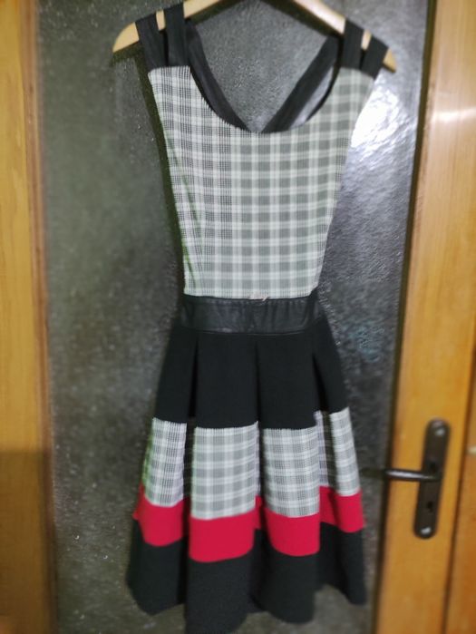 Дамски рокли размер М