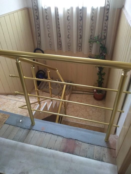 Алуминиев парапет с три струни.