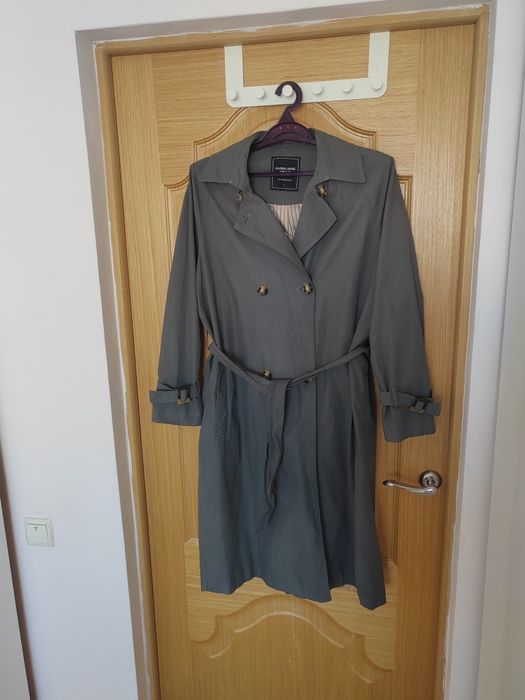 Продам тренч Gloria Jeans