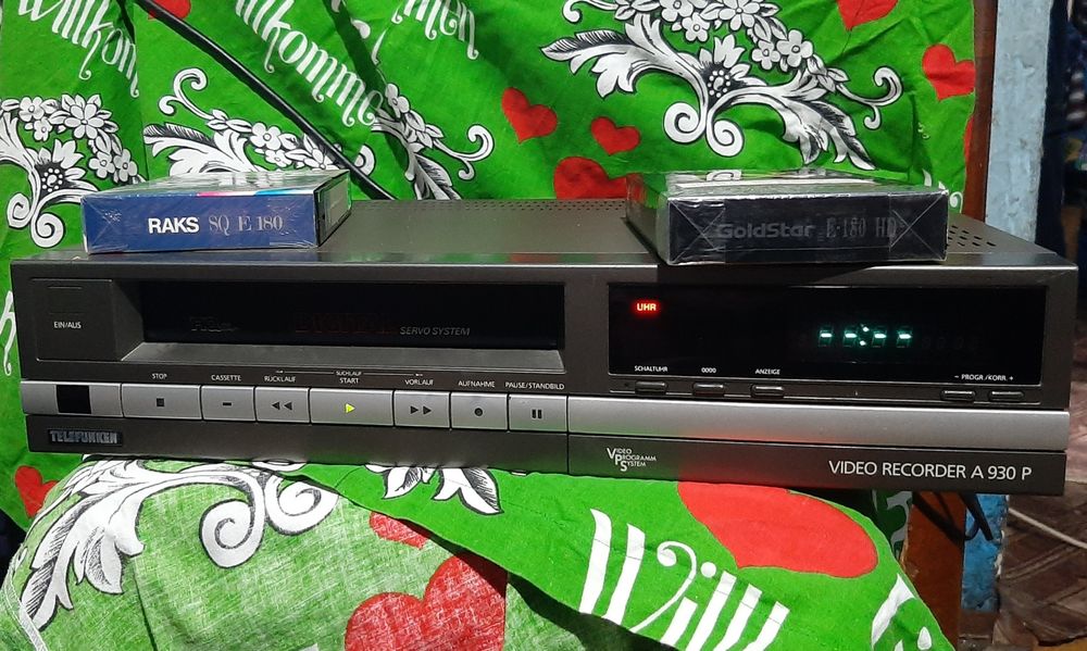 Vând videorecorder telefunken în stare bună