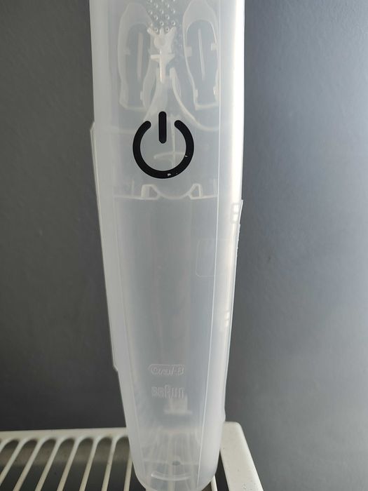 Periuta electrica Braun Oral B