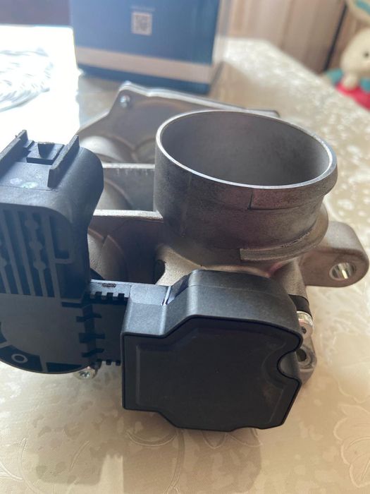 Продам дроссель на Lada Granta